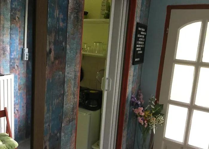 Balatongyoengye Vendeghaz 3*