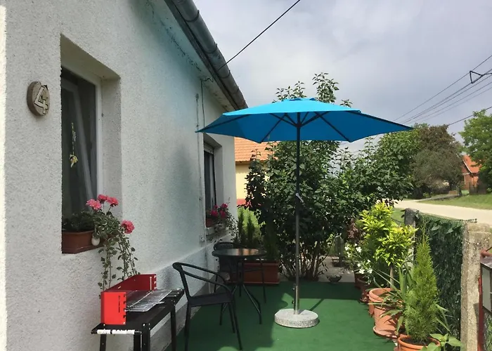 Balatongyoengye Vendeghaz Guest house